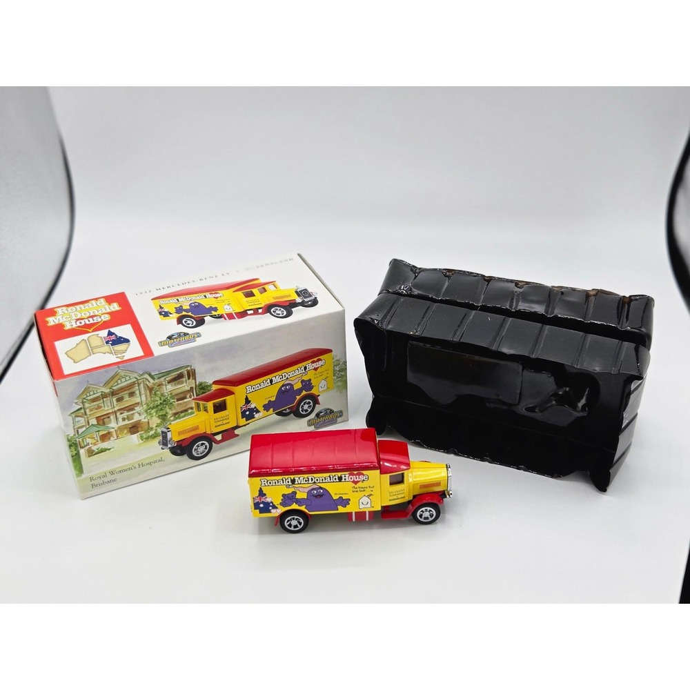 Matchbox Collectibles Die-Cast Car: 1932‎ Mercedes-Benz L5 truck (YCH08-M)